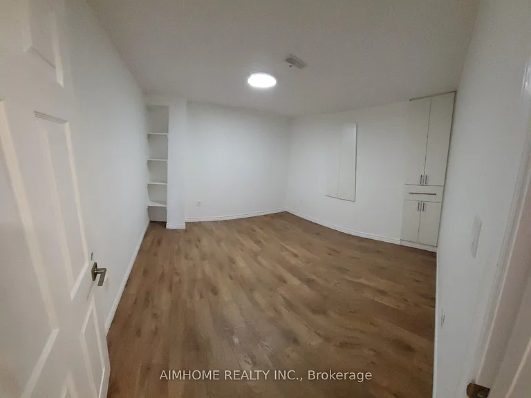 18 Frank Kelly Dr — Photo 5