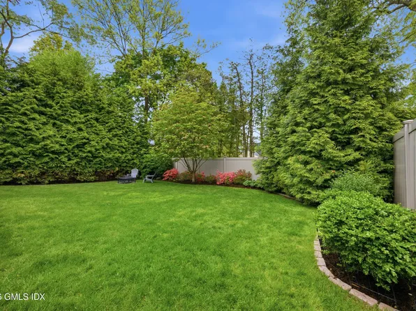 38 Francis Ln, Greenwich, CT 06831
