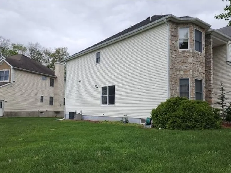 23 Janelle Blvd — Photo 13
