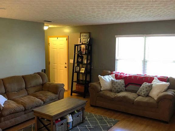 5th image of 462 Jonathon Dayton Way