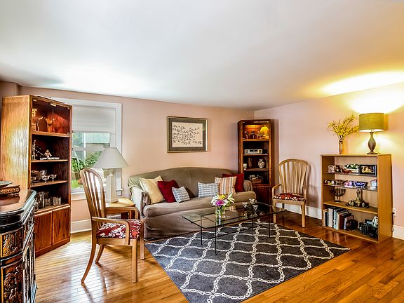 5th image of 80 Sheldon Ave