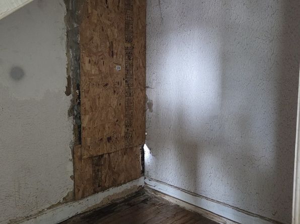 chicago-illinois-442890507 picture