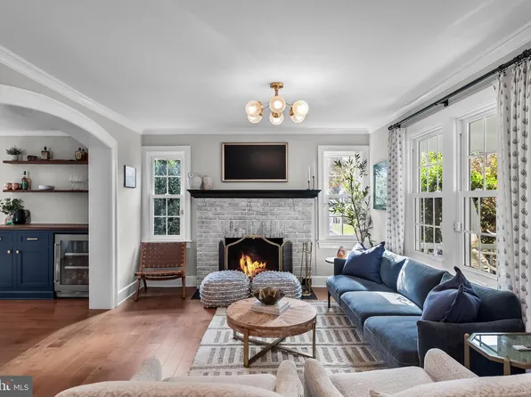 615 N Washington Ave, Moorestown, NJ 08057
