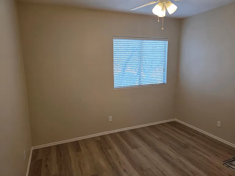 1879 W Owens Way — Photo 13