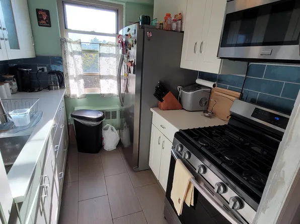 971 Jerome Street image 8 of 10