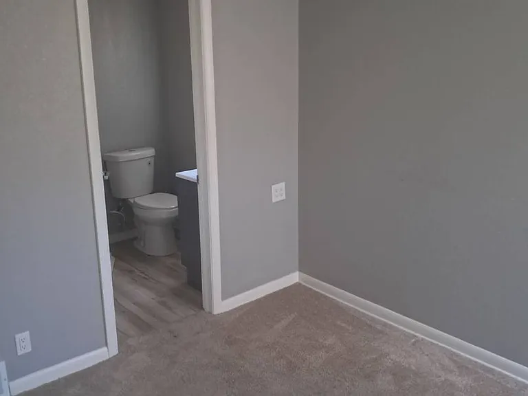 7900 W Potomac Ave — Photo 5