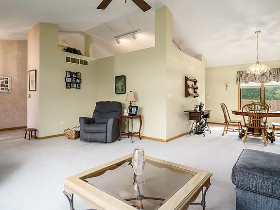 5th image of 11233 Yarby Ln