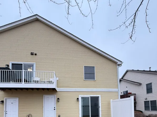 53 Spuhler Dr #53, Batavia, IL 60510