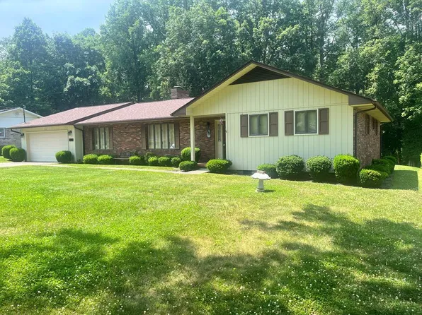 1123 Maxwell Hill Rd, Beckley, WV 25801