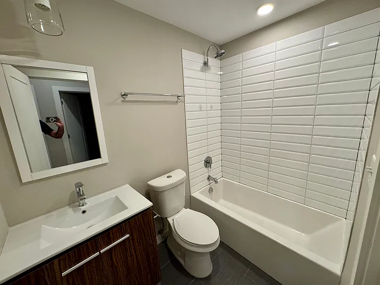 415 Debaliviere Ave #215 — Photo 25