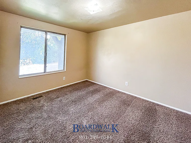 661 N 980 W — Photo 12
