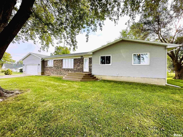 649 Knox Rd #150-E, Abingdon, IL 61410