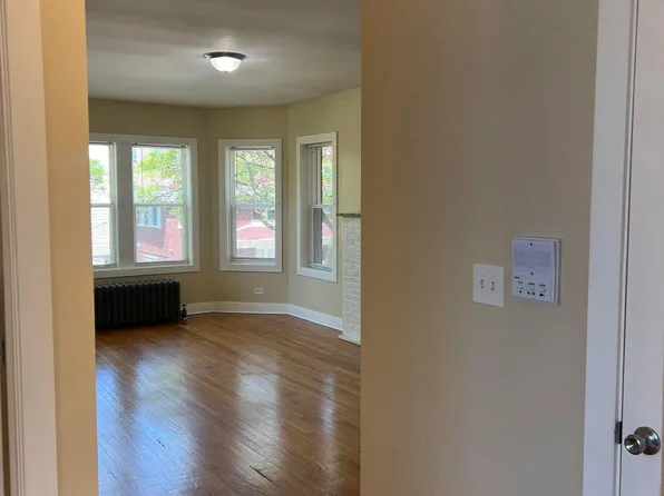 655 E 82nd St, Chicago, IL