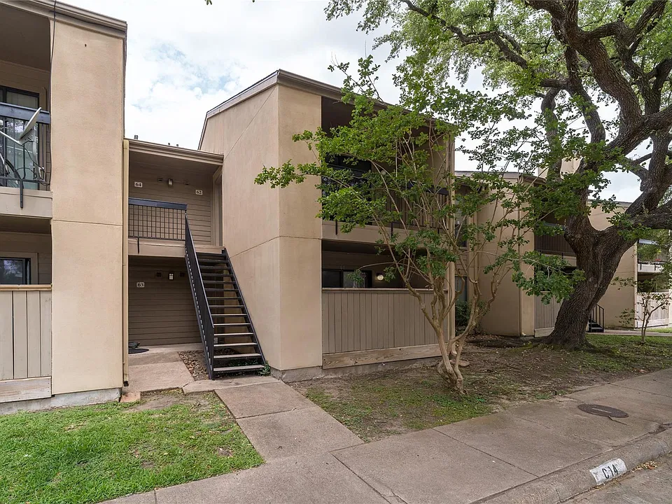 3300 Pebblebrook Dr #62
