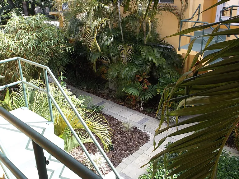 727 NE 16th Ave #727D — Photo 12
