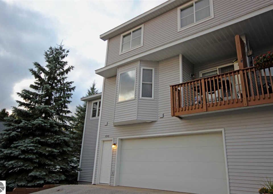 1st image of 4041 Sherwood Forest Dr