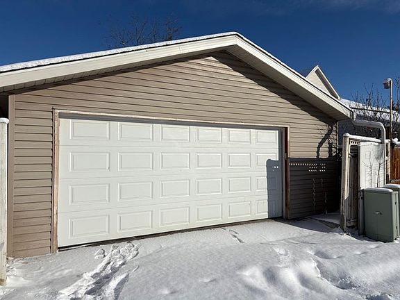 3rd image of 136 N Chaparral Ridge Cir SE