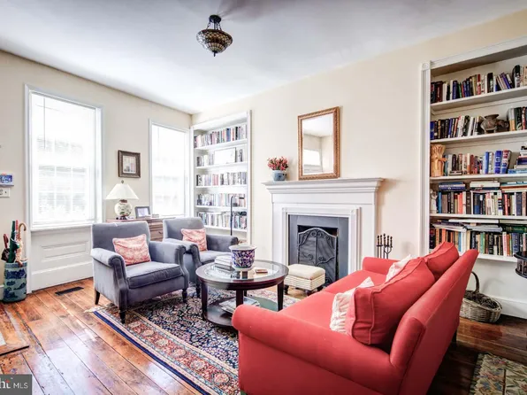 908 S Front St, Philadelphia, PA 19147