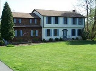 5 Codington Ln, Glen Gardner, NJ 08826