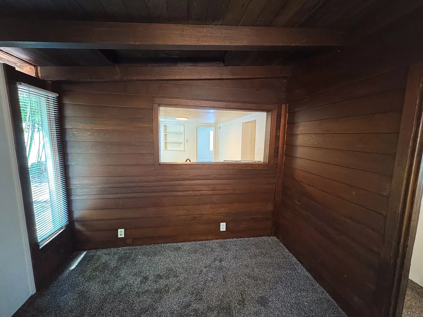 3 Bedroom, 1 Bathroom S. Eugene Home — Photo 4