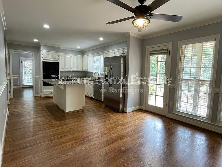 4204 N Mountain Rd NE — Photo 11