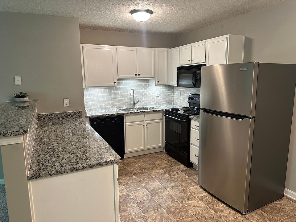 Newly-Renovated Kitchen - Granite Countertops, Stainless Steel Double Undermount Sink, Tile Backsplash, New Fridge