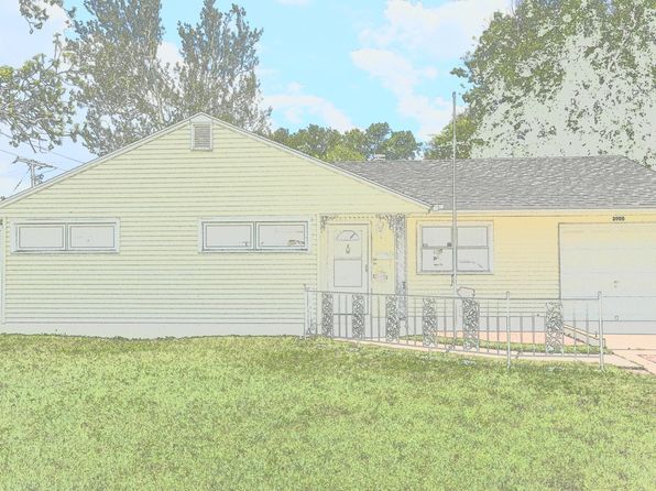 3905 SW Mission Ct, Topeka, KS 66614