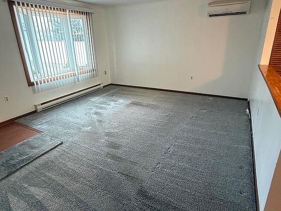 5th image of 1521 Hickstown Rd