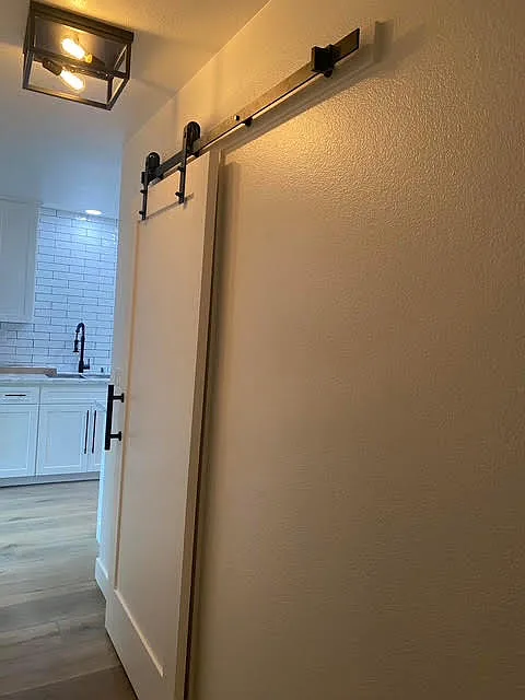 2 bed, 1063 sqft, $2,200 — Photo 3