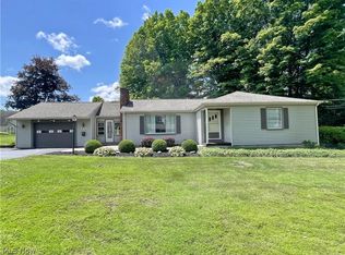 145 Belle Vista Dr, Hubbard, OH