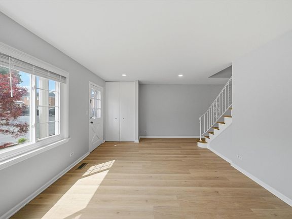 5th image of 2138 Rugen Rd APT A