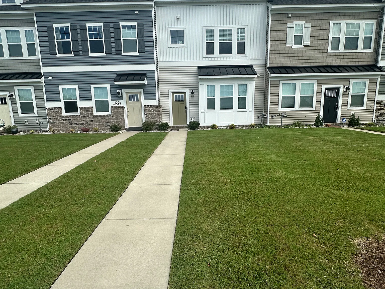 3 bed, 3.5 bath, 1685 sqft, $3,100 — Photo 2