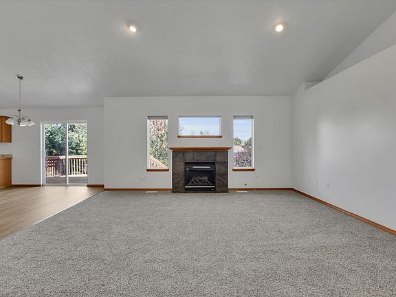 4th image of 18215 E Crescent Dr