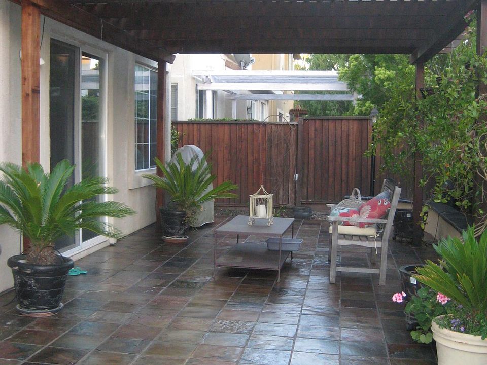 2nd image of 2718 Huff Dr