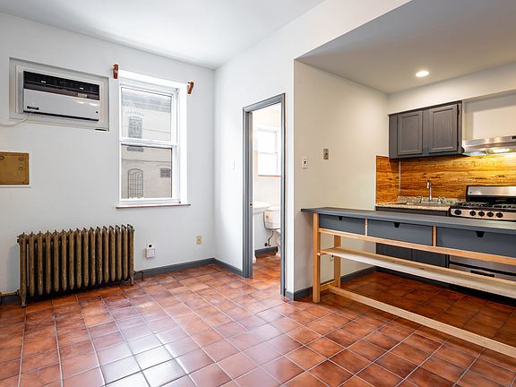 5th image of 1327 Snyder Ave #1D
