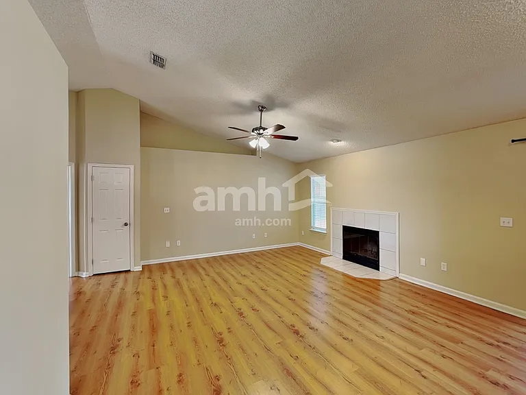 578 Prindle Dr E — Photo 5