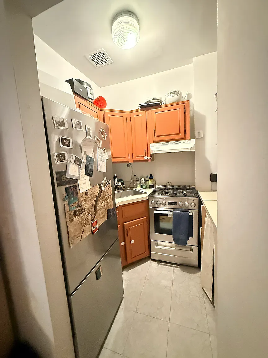 112 West 72nd Street — Photo 4