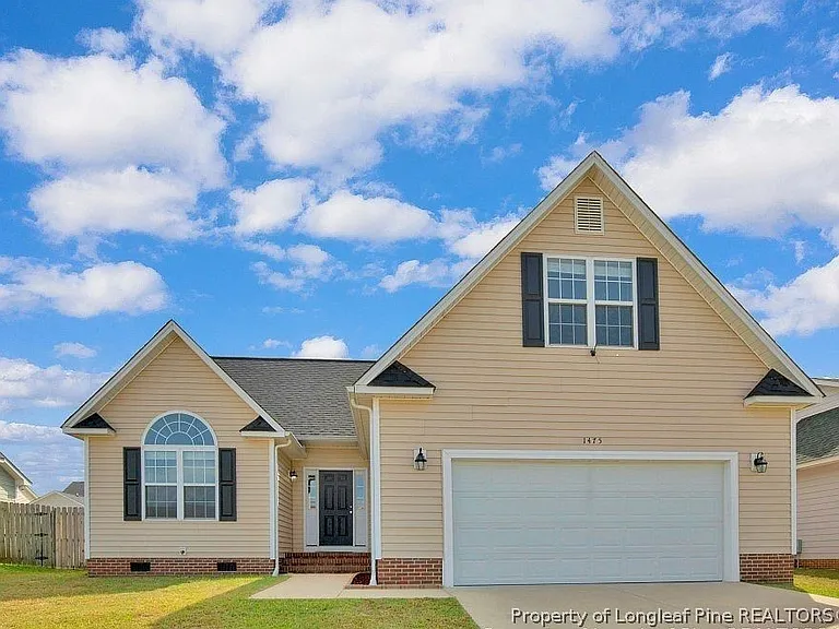 1475 Avoncroft Dr — Photo 1