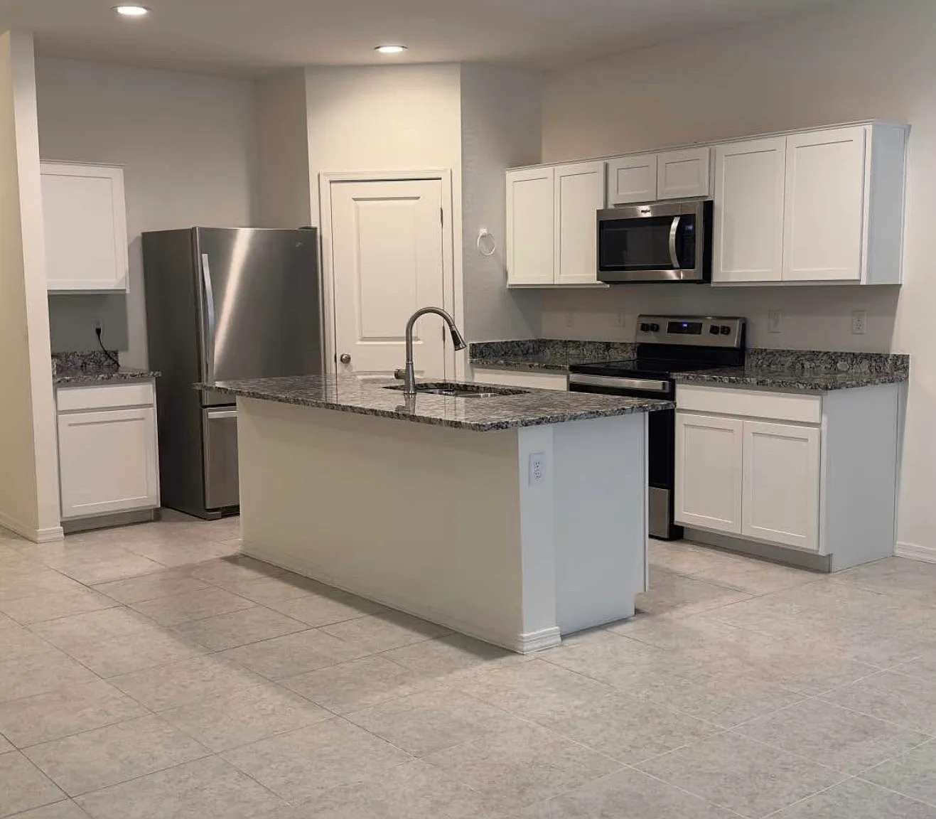 3 bed, 1662 sqft, $1,900 — Photo 4
