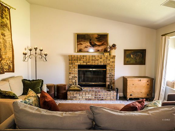 3rd image of 421 Veada Ave