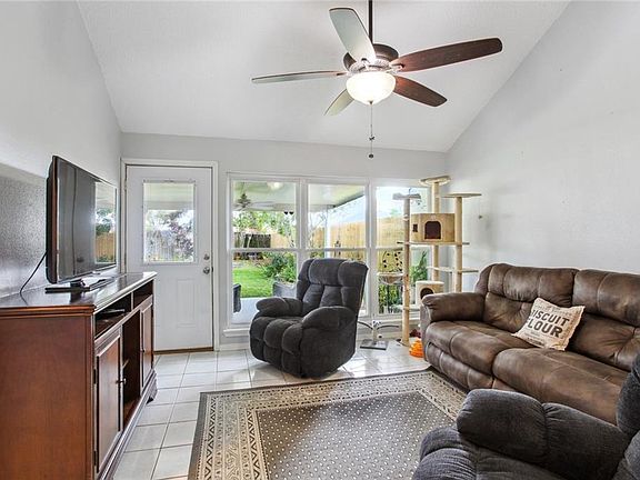 4th image of 1901 Snowbird Dr