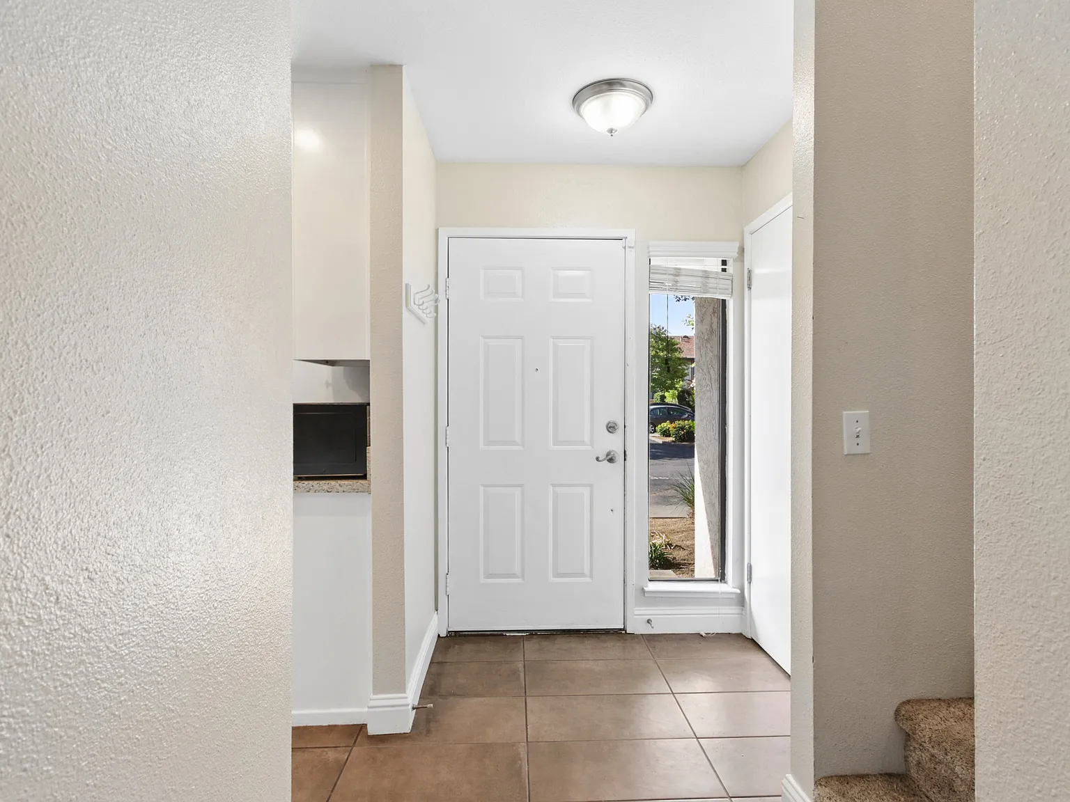 2128 Bueno Dr — Photo 2