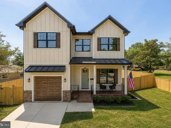 126 Longview Dr, Alexandria, VA 22314