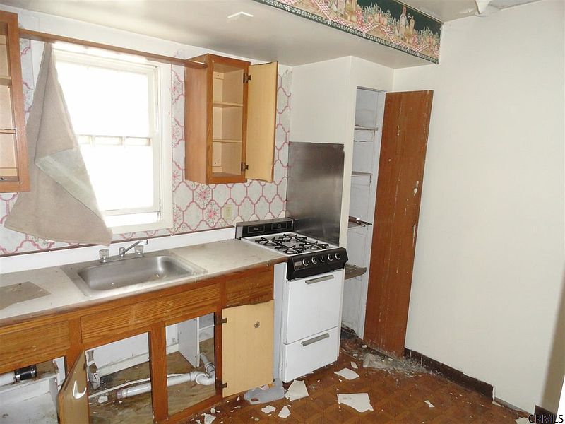 3rd image of 1214 CHRISLER Avenue
