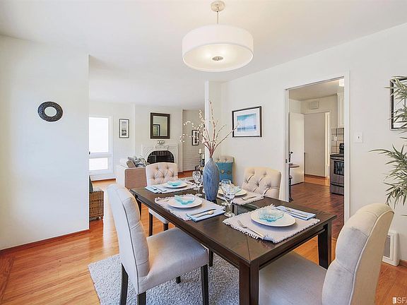 4th image of 17 Forest Knolls Dr