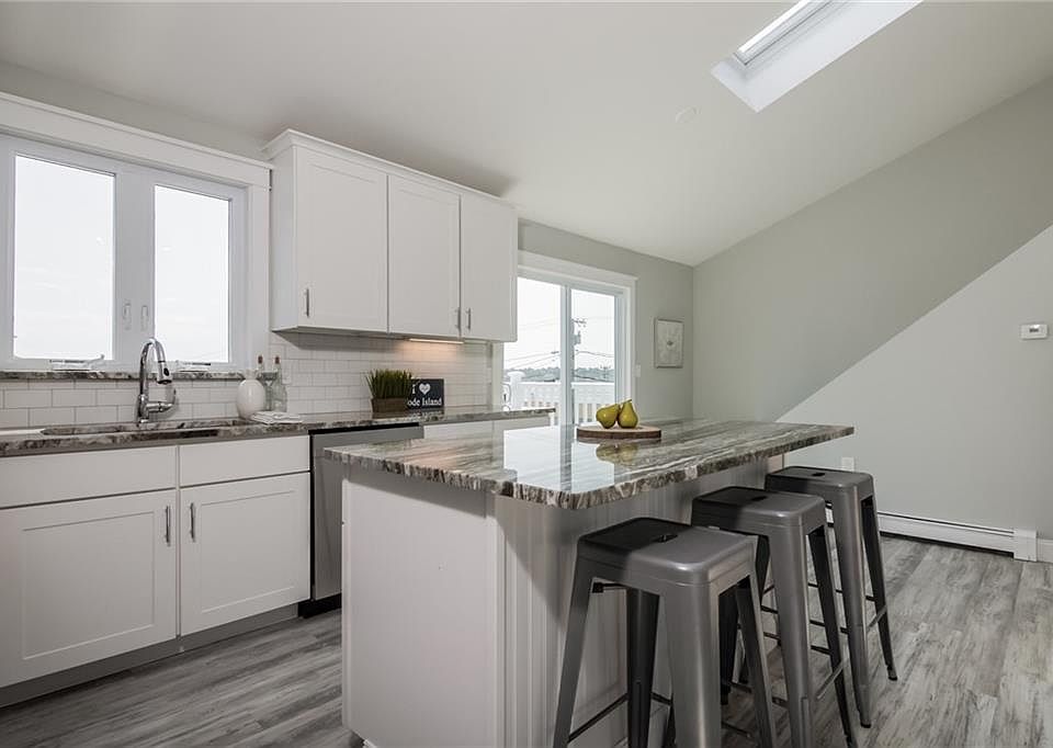169 Aquidneck Ave Middletown, RI, 02842 Apartments for Rent Zillow