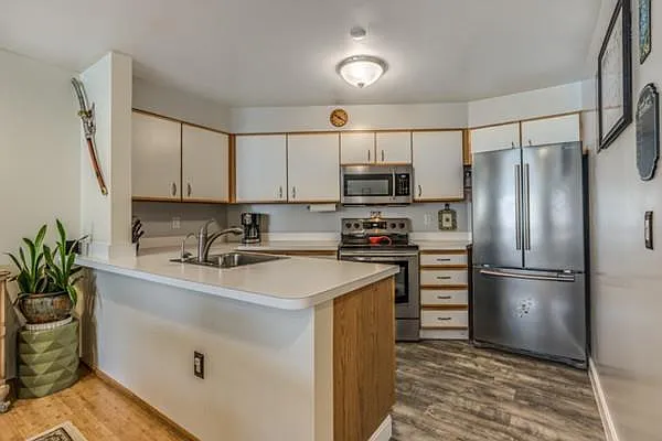 30 Chelsea St #305 — Photo 7
