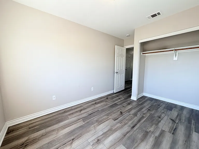 215 N Spruce Ave #C — Photo 11