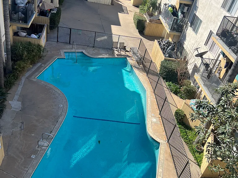 Lennox Lanai Apartments — Photo 8
