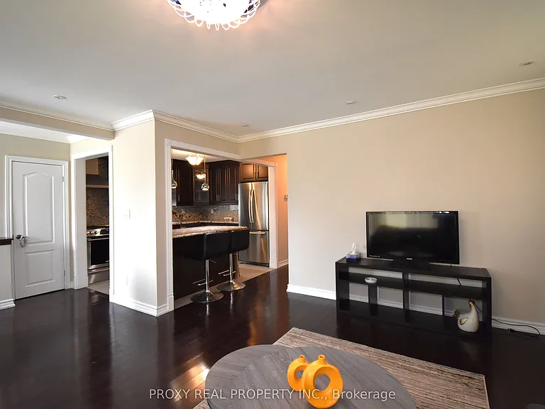 15 Suraty Ave — Photo 4